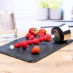 HI Glaskaraffe Fruchtspieß Spülbürste Wasser Karaffe Kippdeckel CloseUp Verschluss -KALDEWEI-Shop 8600354700 A5569 9973 prod 005