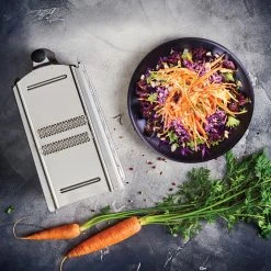 Börner Combi Chef Vierseitenschneider | Reibe, Vierkantreibe Mit Auffangbehälter Käsehobel Edelstahl Reibe Gemüsereibe Parmesanreibe -KALDEWEI-Shop 8600365100 6888 prod 005