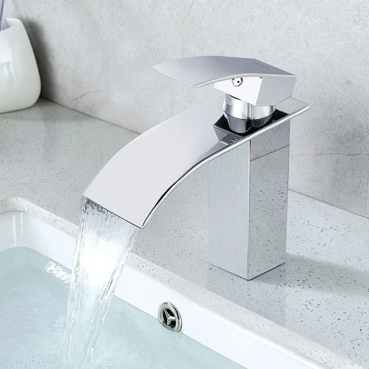 TACKLIFE DBWF01BT Messing Badarmatur Wasserfall Waschbeckenarmatur Einhand Waschtischarmatur Warm- Und Kaltwasser Verfügbar 5 TACKLIFE DBWF01BT Messing Badarmatur Wasserfall Waschbeckenarmatur Einhand Waschtischarmatur Warm- Und Kaltwasser Verfügbar – Bild 3